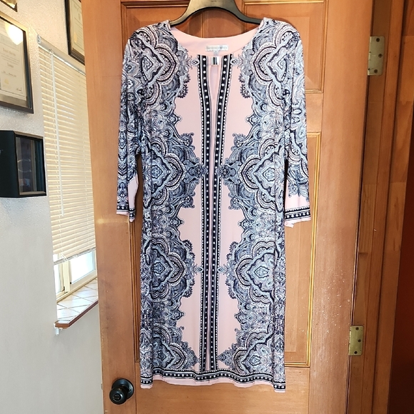 Sandra Darren Dresses & Skirts - Sandra Darren Patterned Dress